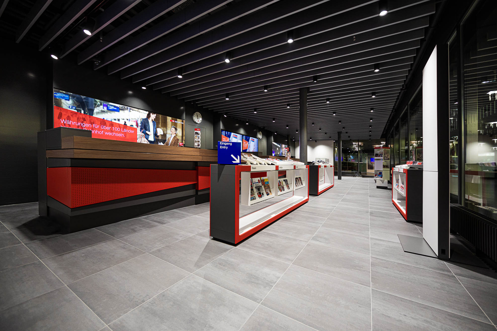 Export x3 5D4 0182 Bearbeitet SBB 2019 Bahnhof Baden